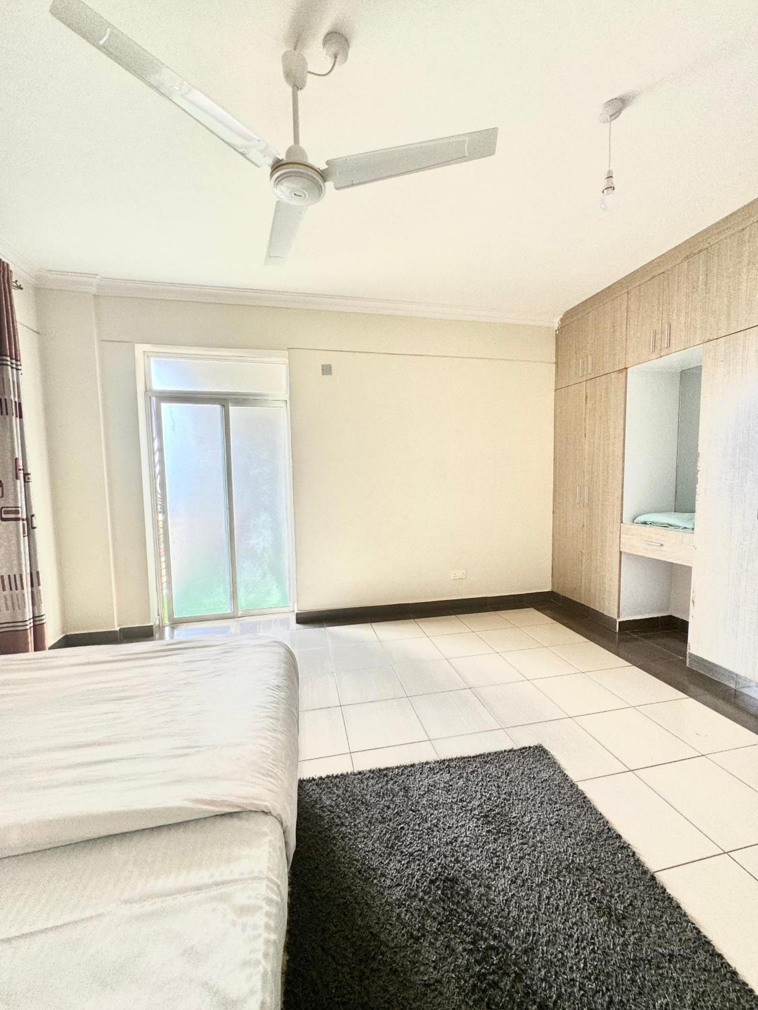 Hillsview Apartment *