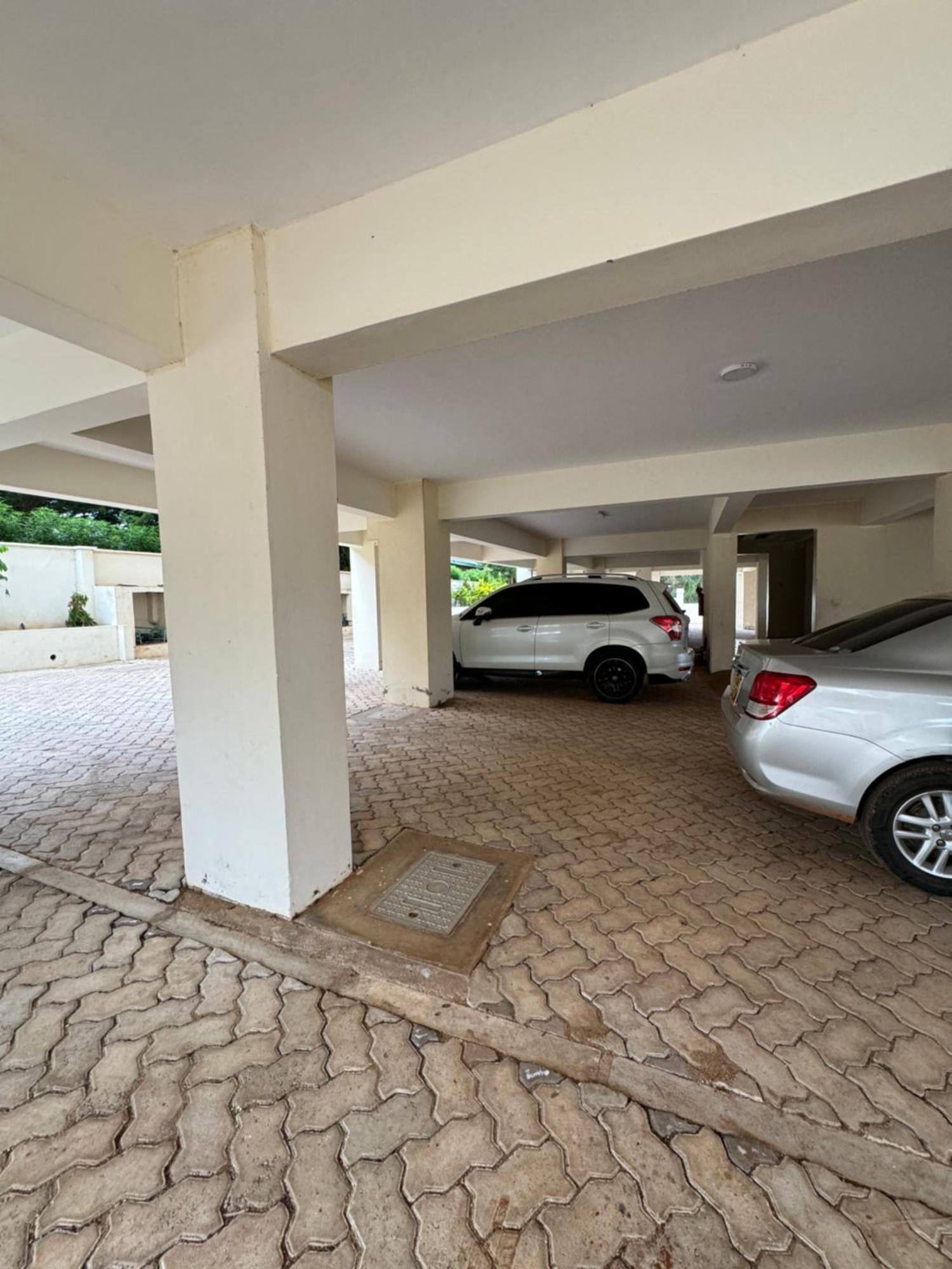 Hillsview Apartment *